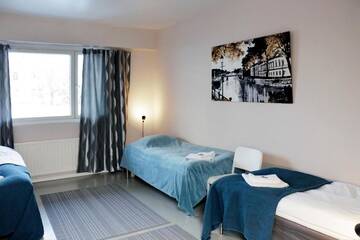 Фото номера Трехместный номер с общей ванной комнатой Хостелы HVC Hostel Turku г. Турку 2