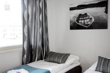Фото номера Двухместный номер с 1 кроватью и общей ванной комнатой Хостелы HVC Hostel Turku г. Турку 2