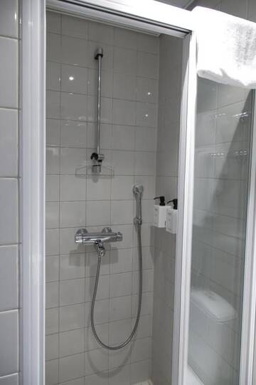 Фото номера Стандартный двухместный номер с 2 отдельными кроватями Отель Scandic Plaza Turku г. Турку 6