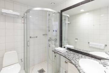 Фото номера Стандартный двухместный номер с 2 отдельными кроватями Отель Scandic Atrium г. Турку 3